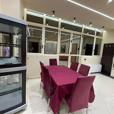Beautiful Beachfront With Sea View Balcony Lejlighed
