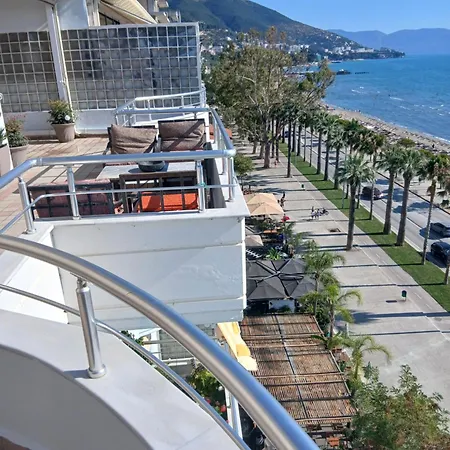 Beautiful Beachfront With Sea View Balcony